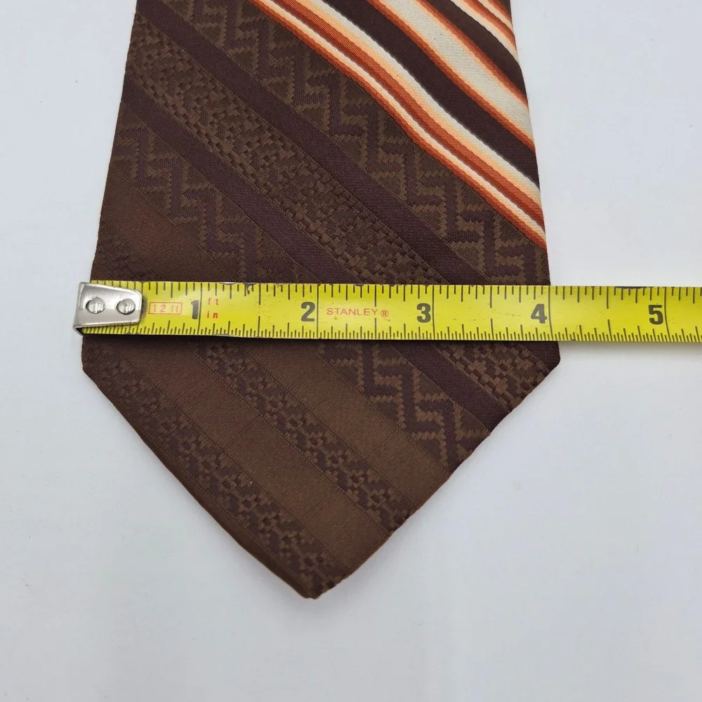 Wembley Wemlon Mens Tie Brown Orange Striped Geometric Vintage Polyester 4 Inch